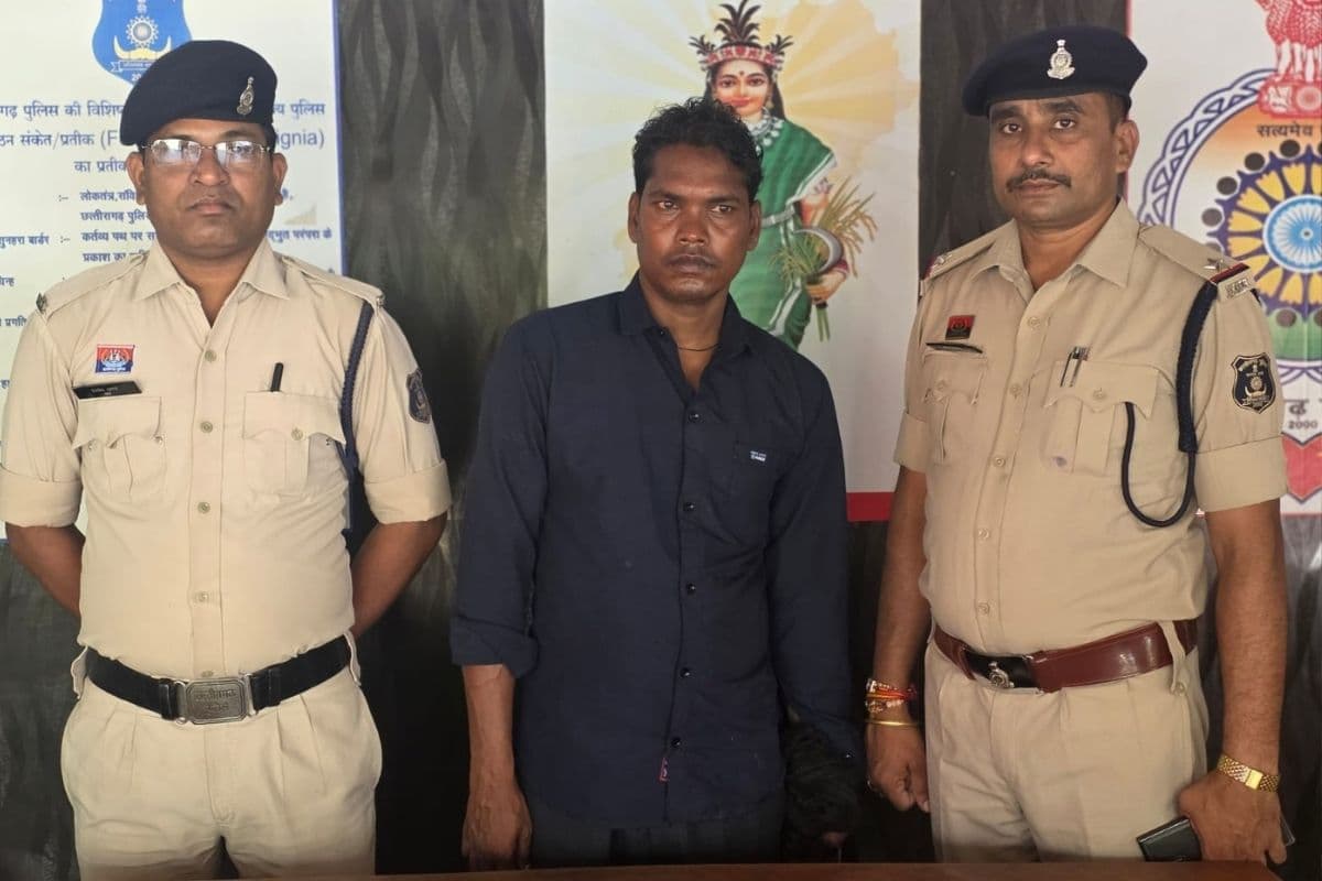 Janjgir Champa Rape News: छत्तीसगढ़ में मेला ड्यूटी पर तैनात कांस्टेबल ने किया रेप, महिला को बनाया हवस का शिकार, अब सलाखों के पीछे