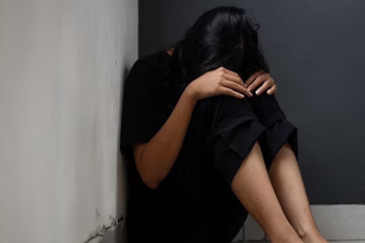 UP Crime News: 10 साल की दलित मासूम के साथ मंदिर में सामूहिक दुष्कर्म, दो आरोपियों ने मिटाई हवस, पुलिस ने शुरू की जांच