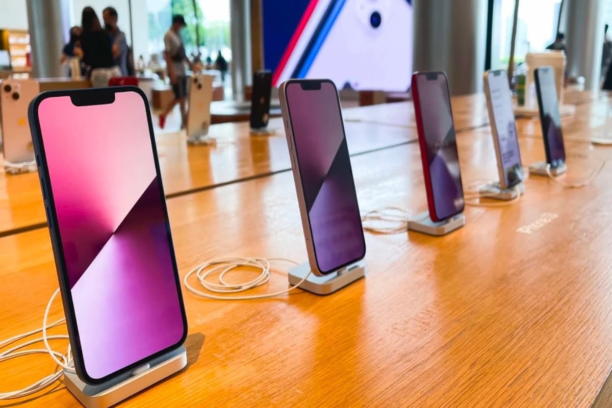 Apple Diwali Offers: इस दीवाली में Apple का बड़ा धमाका.. शुरू हुई सेल, आईफोन से लेकर मैकबुक पर धमाकेदार छूट