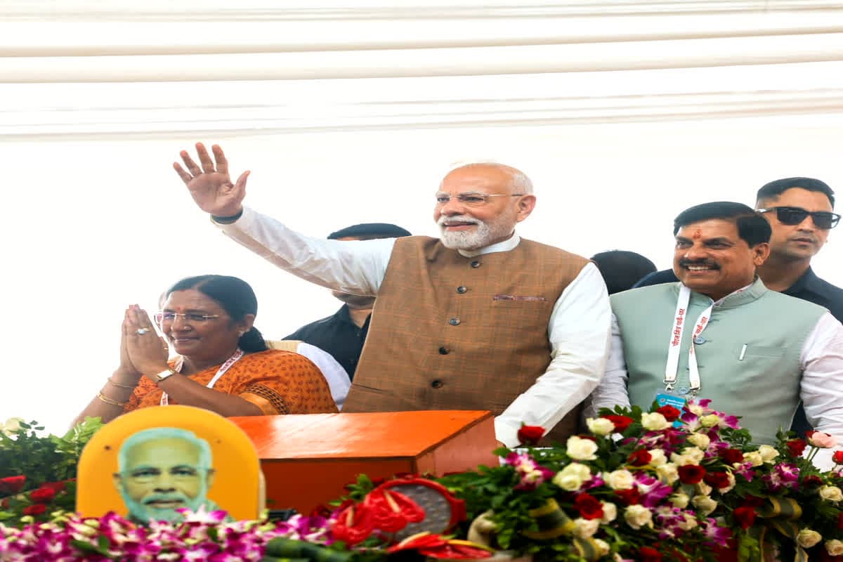 PM Modi Dhar Visit: पीएम नरेंद्र मोदी ने एमपी को दी ऐतिहासिक सौगातें, अब हमारे धार से बदलेगी पूरे देश की सूरत