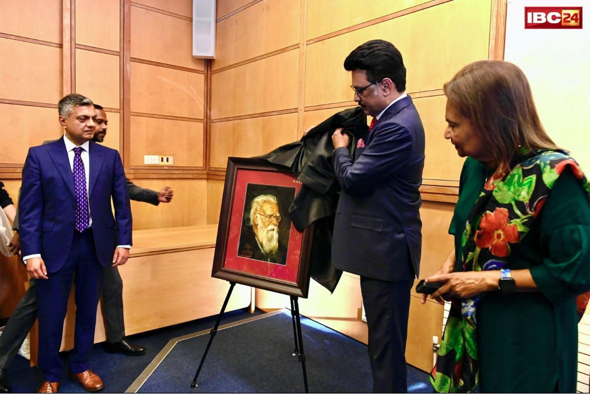 Periyar Portrait Oxford University: लंदन में तमिलनाडु के CM एमके स्टॉलिन.. ऑक्सफोर्ड विश्वविद्यालय में पेरियार के चित्र का किया अनावरण, खुद को बताया उत्तराधिकारी
