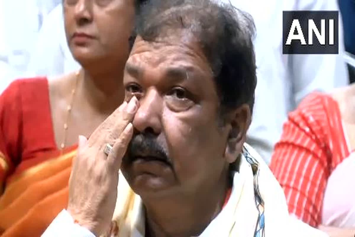 PM Modi Speech in Bihar: खुद को नहीं रोक पाए बिहार के अध्यक्ष, पीएम मोदी की बात सुन बार-बार पोछते दिखे आंसू, देखें वीडियो