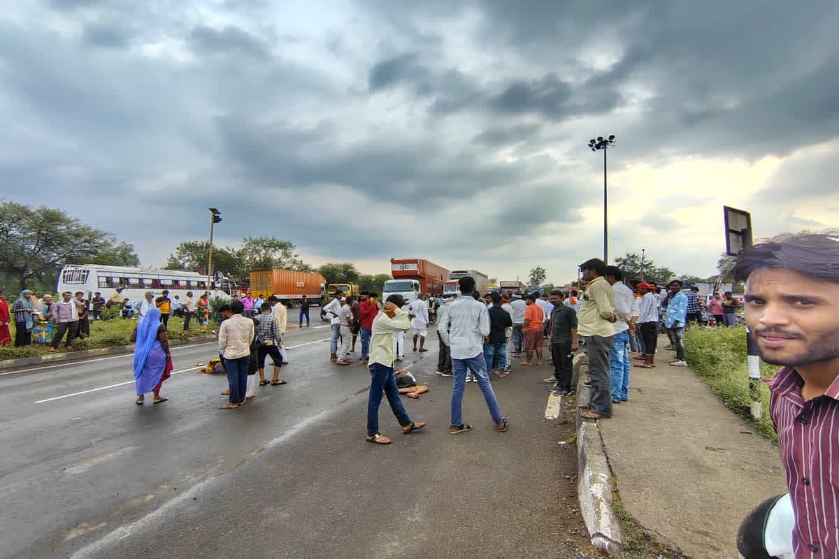 Guna Road Accident News: रफ़्तार ने ली मां-बेटे और भाभी की जान, गांव में फैला मातम, पुलिस ने शुरू की वाहन चालक की तलाश