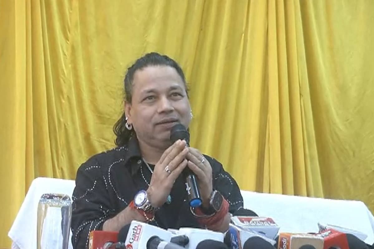 Kailash kher PC: रायगढ़ चक्रधर समारोह में कैलाश खेर ने ​किया परफॉर्म, बोले- सदैव याद रखेंगे छत्तीसगढ़ वासियों का प्यार