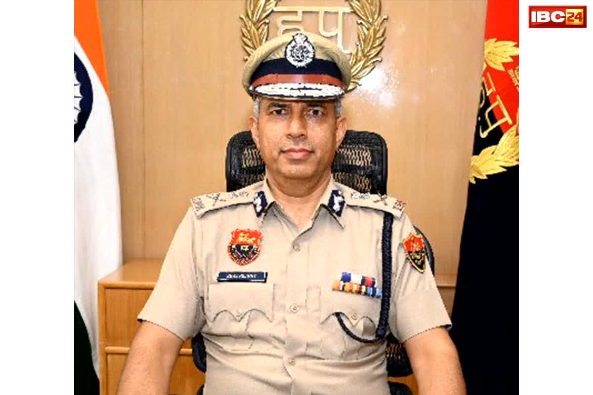 IPS Puran Kumar Suicide: आईपीएस आत्महत्या मामला.. छुट्टी पर भेजे गए राज्य के पुलिस महानिदेशक, सुसाइड नोट में 8 अफसरों के नाम
