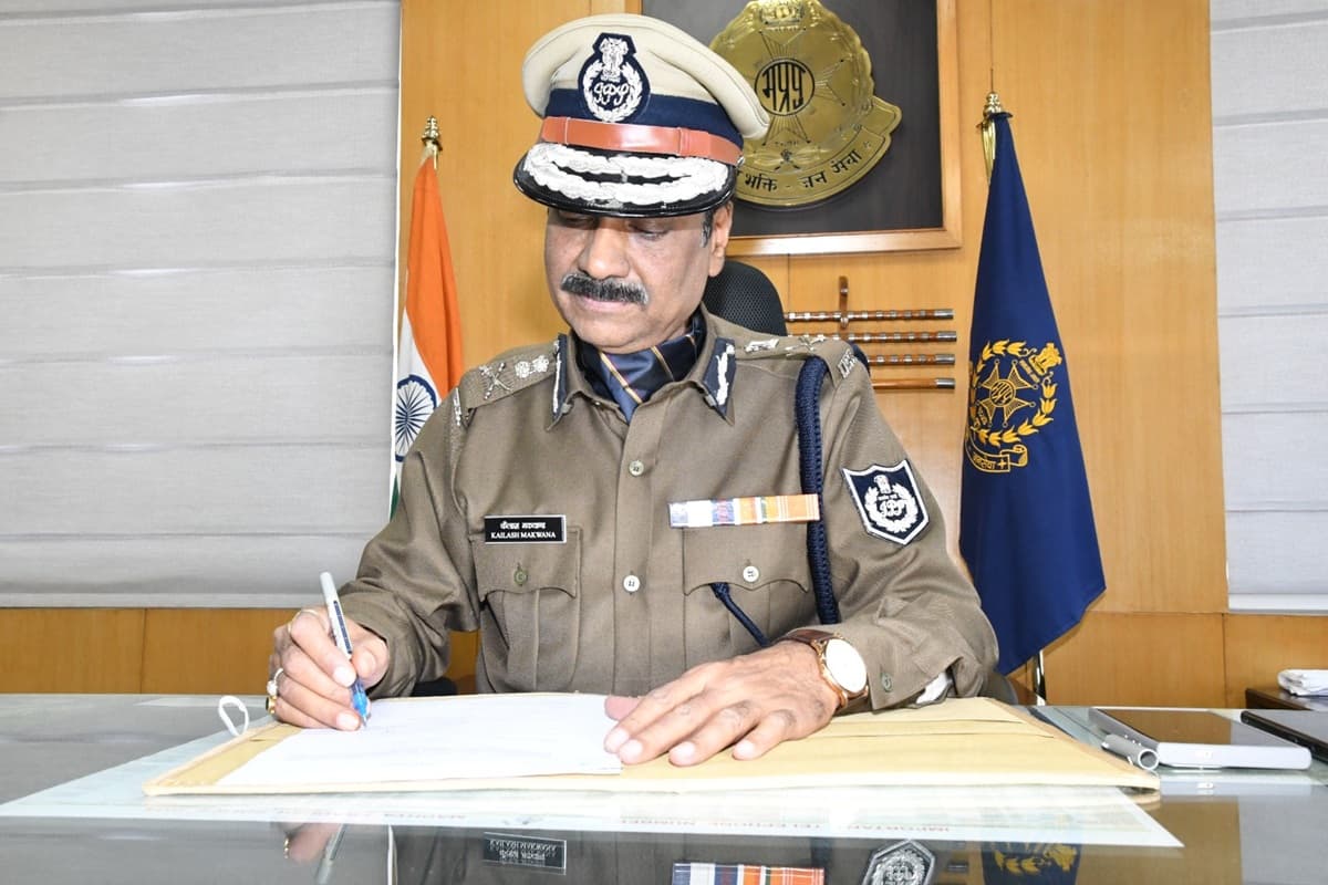 MP News: 2026 तक मध्यप्रदेश के डीजीपी बने रहेंगे कैलाश मकवाना, सुप्रीम कोर्ट के इस गाइडलाइन से बढ़ा कार्यकाल, इसी साल होने वाले थे सेवानिवृत्त