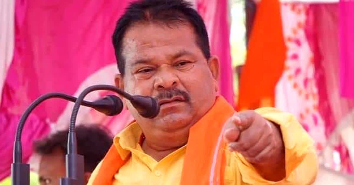 Siddharth nagar News: पूर्व बीजेपी विधायक के बिगड़े बोल, कहा- हमारी दो ले गए, तो तुम उनकी दस लाओ…मच गया बवाल