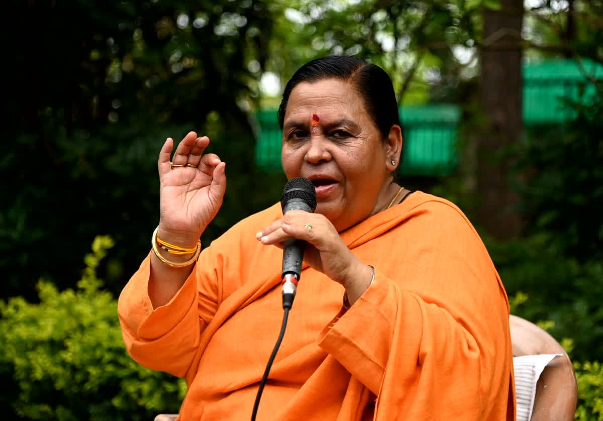 Uma Bharti Press Conference: मध्यप्रदेश की सियासत में तूफानी वापसी का ऐलान, उमा भारती लड़ेंगीं लोकसभा चुनाव, इस जगह से चुनाव लड़ने की जताई इच्छा…