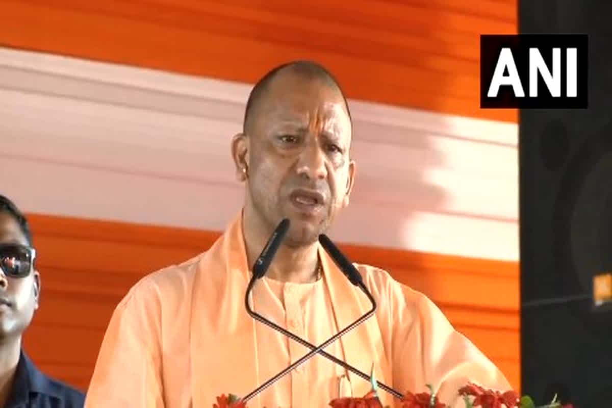 CM Yogi Adityanath News: ‘पिछली सरकारों ने तोड़े प्रदेश के युवाओं के सपने’, ‘निवेश मित्र 3.0’ के शुभारंभ पर सीएम योगी आदित्यनाथ ने विपक्ष पर साधा निशाना, क्या कहा जानें यहां