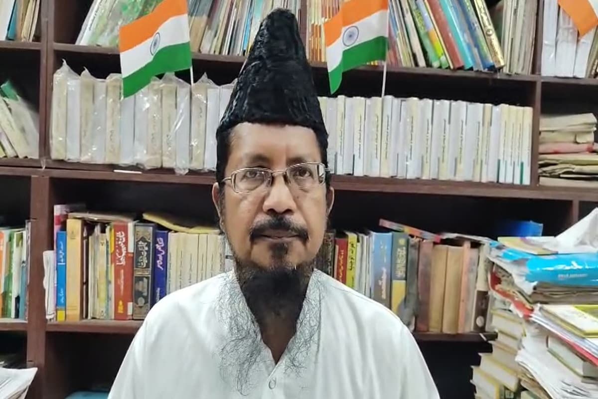 Bareilly News: जुमे की नमाज पढ़कर सीधे अपने घरों को जाएं…भीड़ का हिस्सा न बने, मौलाना शहाबुद्दीन रज़वी ने की मुस्लिम युवाओं से अपील