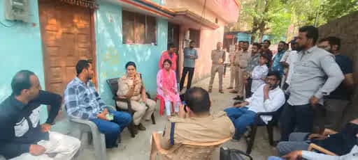 Ratlam News: रतलाम में दिवाली के जश्न के दौरान घमासान, पटाखा फोड़ने को लेकर पड़ोसी महिलाओं के बीच खूनी झगड़ा, मारपीट का वीडियो हुआ वायरल…