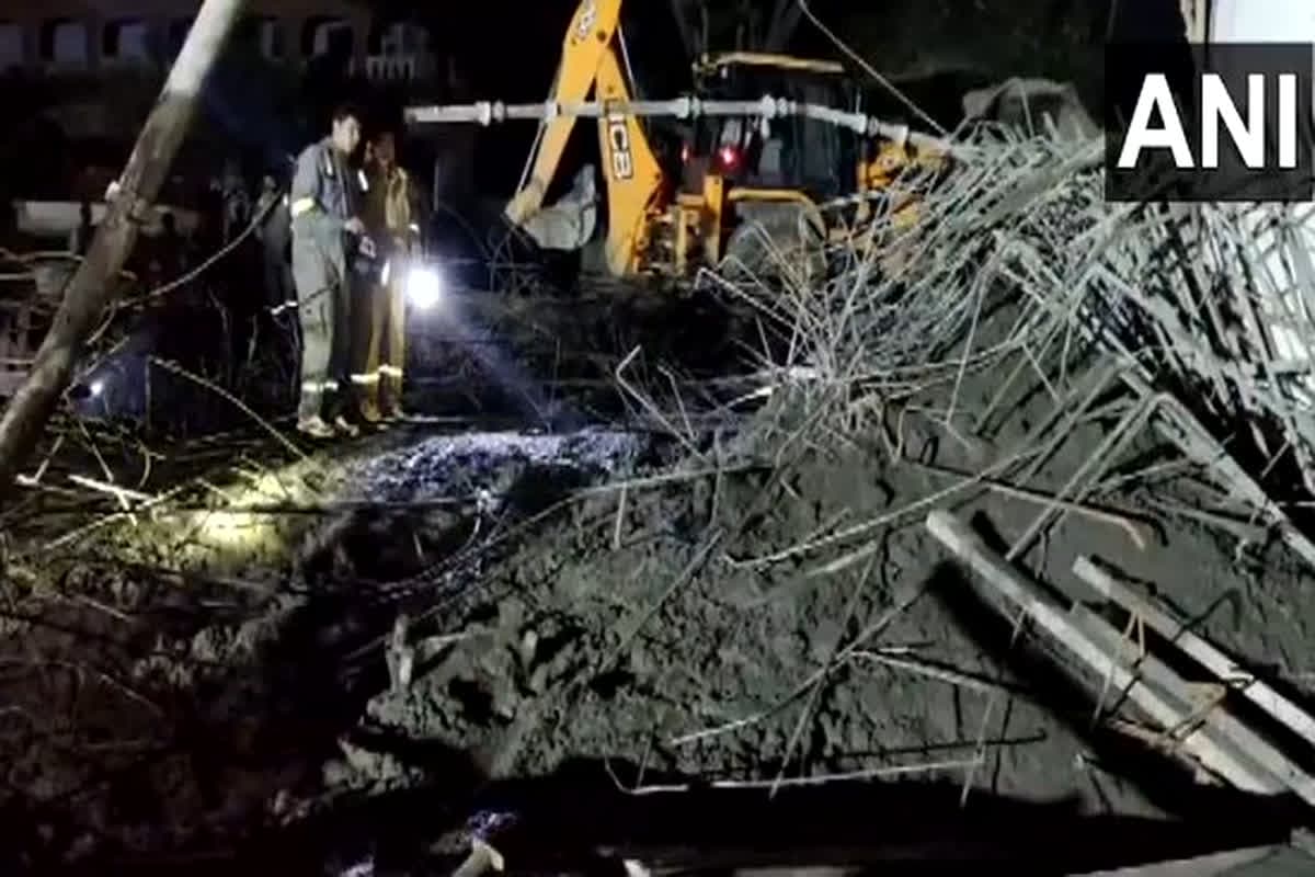 Tundla Bridge Accident: भरभराकर गिरा निर्माणाधीन ओवर ब्रिज का हिस्सा, 6 से ज्यादा मजदूर घायल, 2 की हालत गंभीर