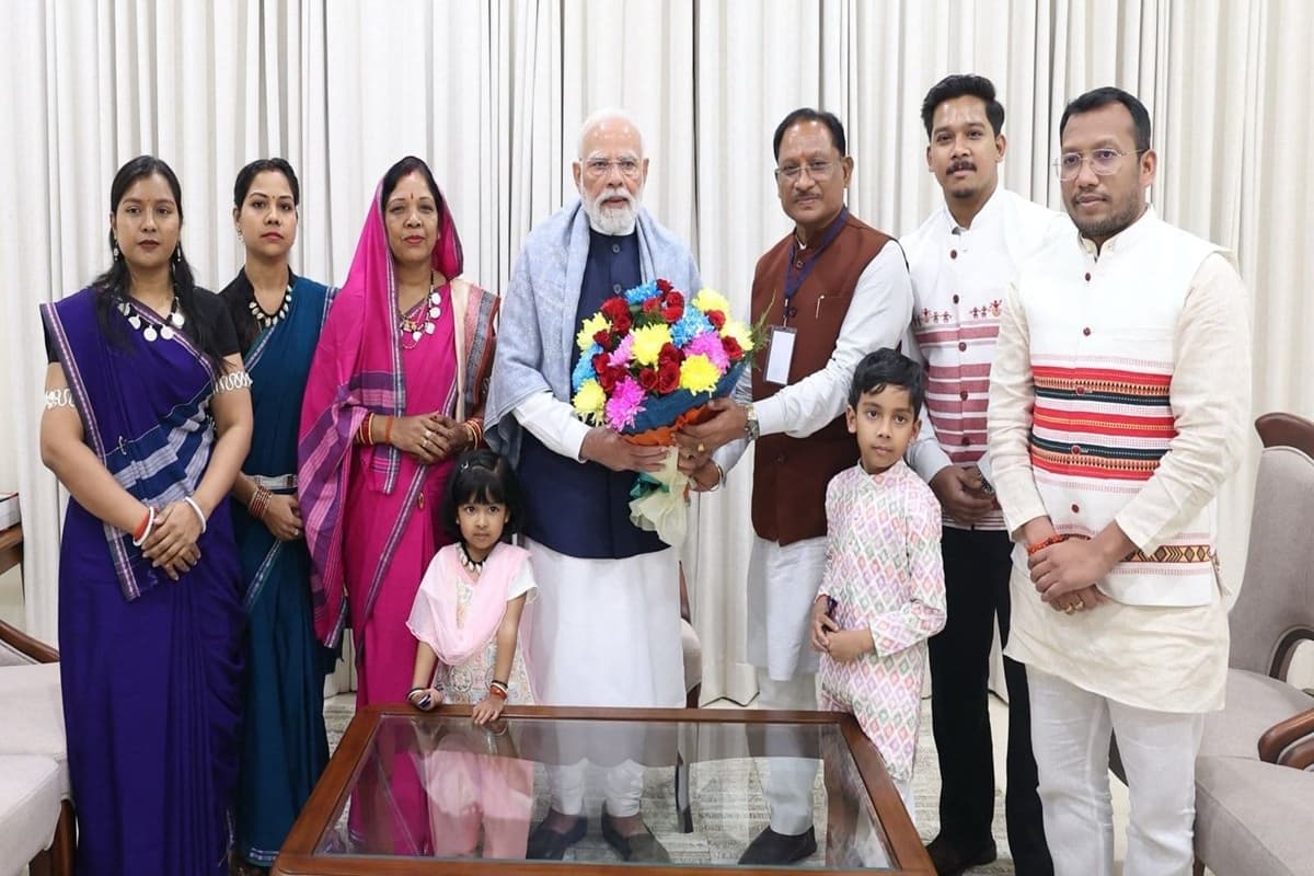 Raipur News: परिवार के साथ पीएम मोदी से मिले सीएम विष्णुदेव साय, विधानसभा अध्यक्ष रमन सिंह ने भी फैमिली के साथ की मुलाकात, देखें तस्वीरें