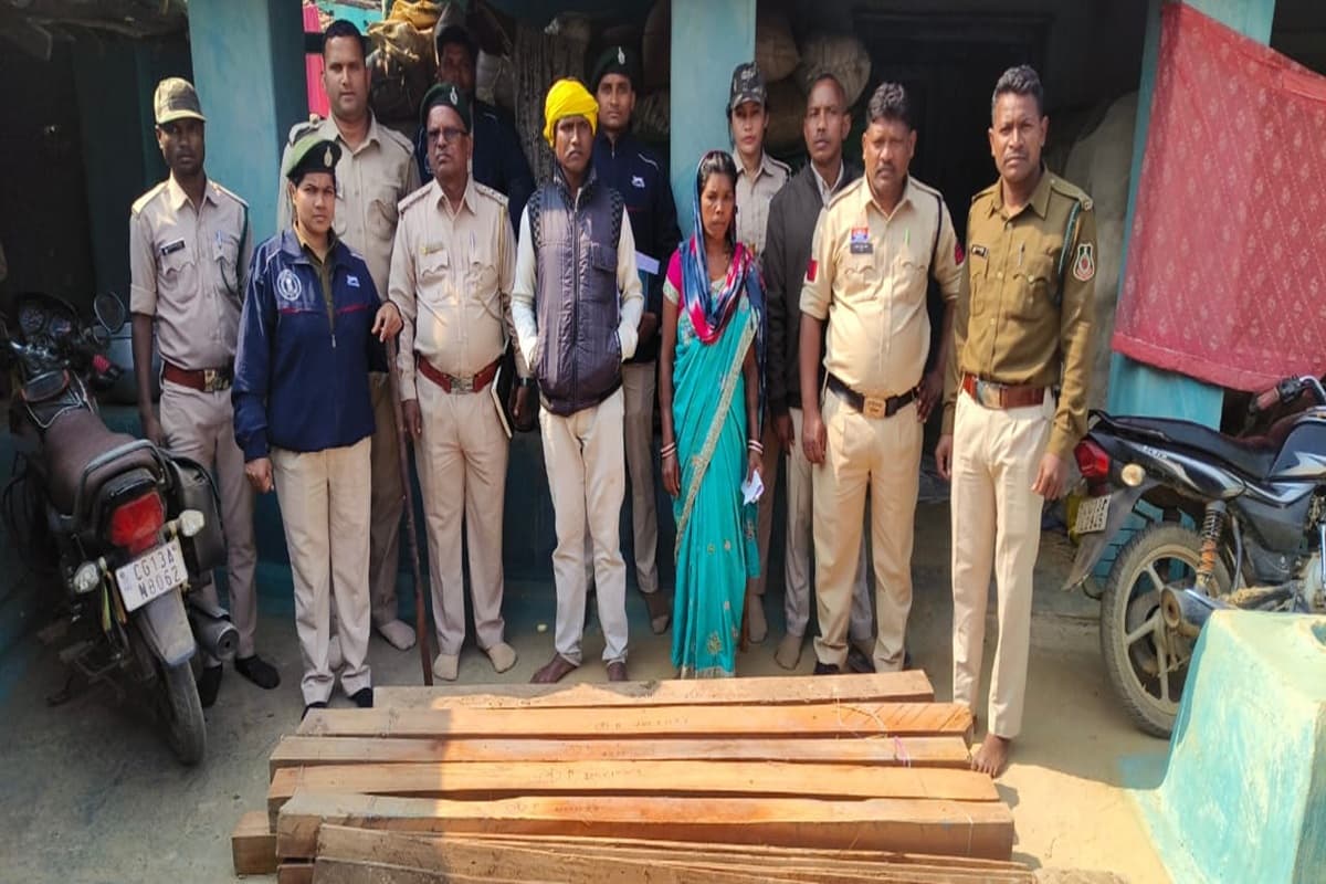 Korba News: वनकर्मियों को जबरन गांव ले जाकर लाठी-डंडों से पीटा, अब पुलिस ने पांच आरोपियों की खातिरदारी!