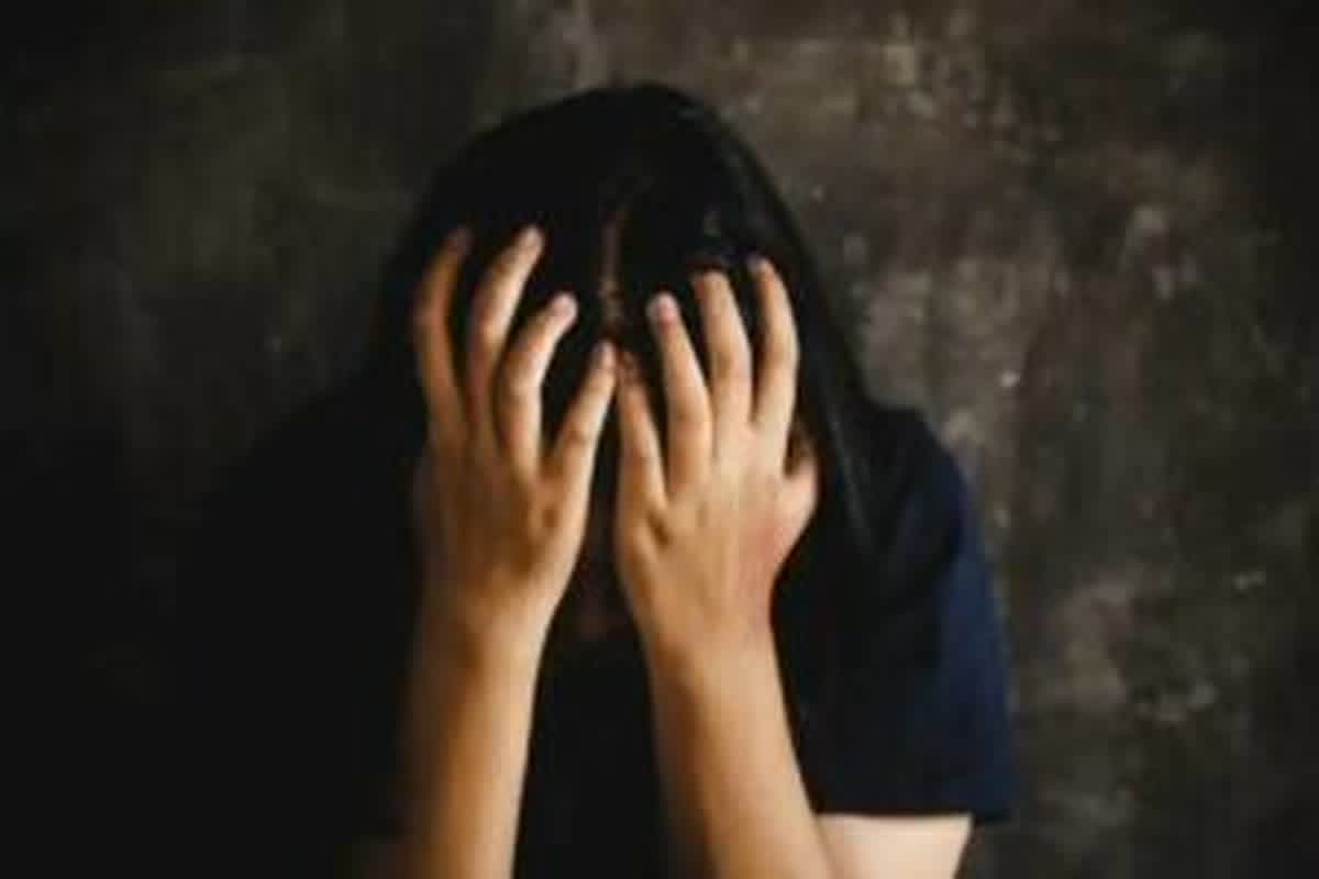 Indore Bus Chhedchhad News: स्लीपर बस बना डरावना सफर! इस खौफनाक वारदात का शिकार होते-होते बची युवती, ड्राइवर-कंडक्टर करते रहे नजरअंदाज