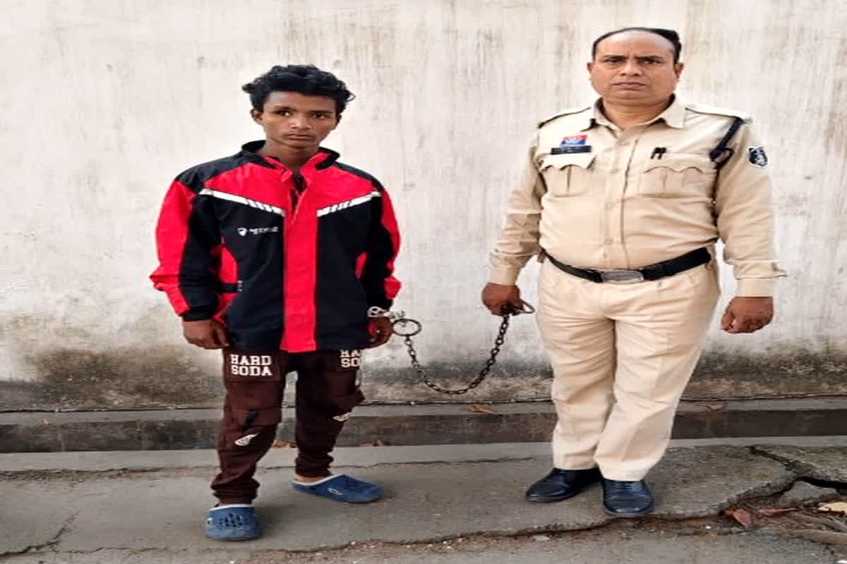Raipur Crime News: рдПрдХ рдЖрдВрдЦ рд╡рд╛рд▓реЗ рдпреБрд╡рдХ рдиреЗ AIIMS рдХреЗ рдХреНрд▓рд░реНрдХ рдХреЗ рд╕рд╛рде рдХрд░ рджреА рдРрд╕реА рд╣рд░рдХрдд, рджреЗрдЦрддреЗ рд░рд╣реЗ рд▓реЛрдЧ, рдорджрдж рдХреЗ рд▓рд┐рдП рдЖрдЧреЗ рдирд╣реАрдВ рдЖрдпрд╛ рдХреЛрдИ