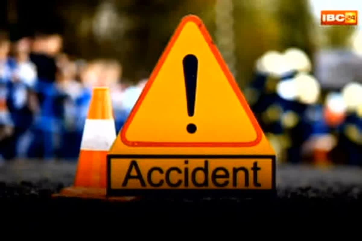 UP Road Accident News: भीषण सड़क हादसे में महिला समेत तीन की मौत, दो की हालत गंभीर