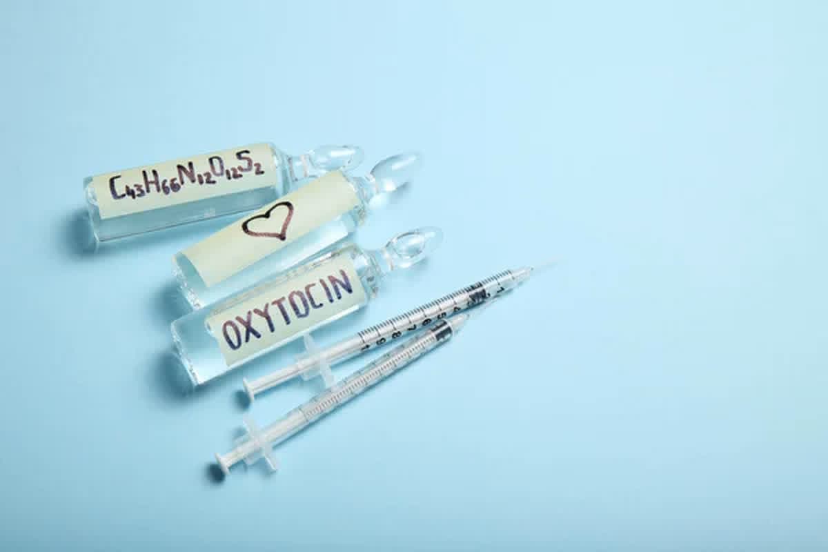 Gwalior Oxytocin Misuse: प्रतिबंध के बाद भी हो रहा था इस खतरनाक इंजेक्शन का इस्तेमाल, हाईकोर्ट ने कई बड़े अधिकारियों को जारी किया नोटिस, इन बिंदुओं पर मांगा जवाब