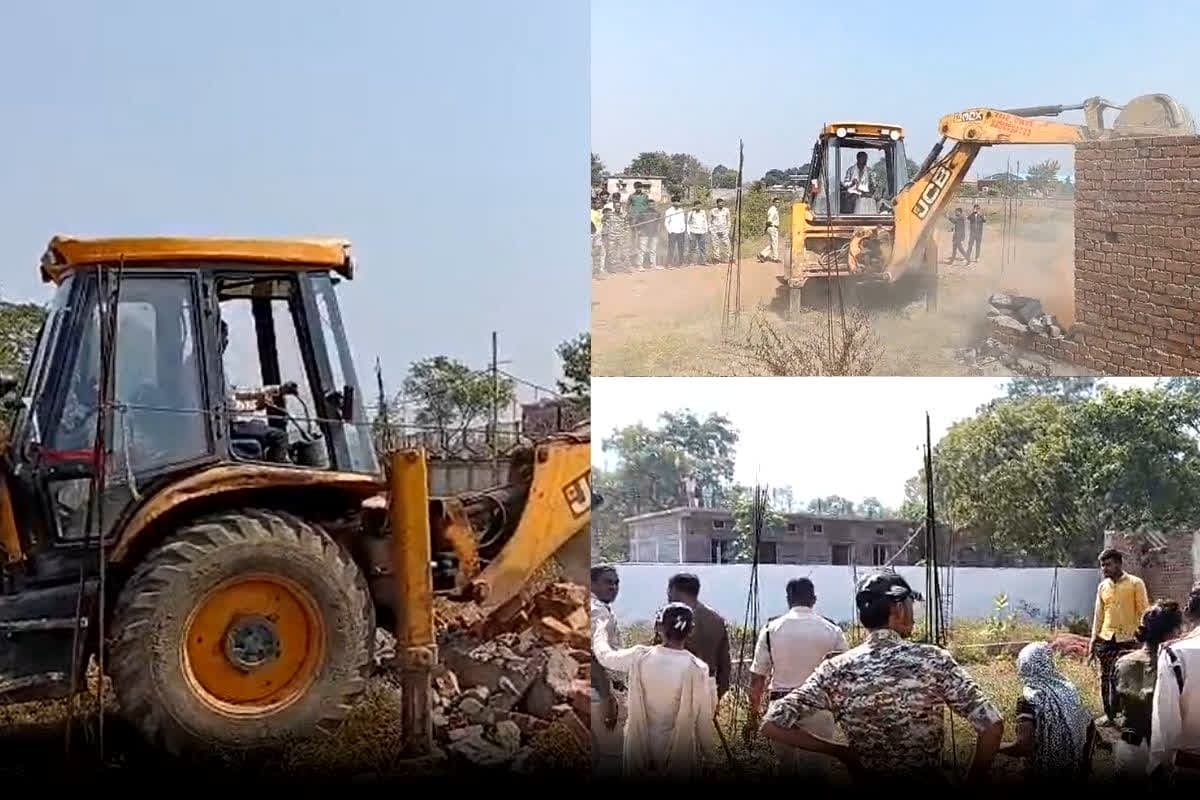 Rajim News: चार बार नोटिस के बावजूद नहीं माने अतिक्रमणकारी, फिर प्रशासन ने चलाया इतने मकानों पर बुलडोजर.. छत्तीसगढ़ में ये मंजर देखकर दंग रह गए लोग