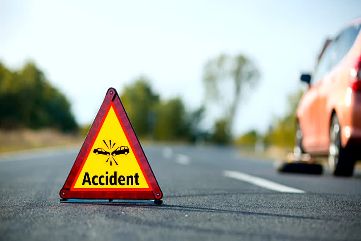 TI’s Car Hits Women: जल्दबाजी में काम पर जा रहे TI साहब की गाड़ी ने बाइक को मारी टक्कर, बाइक में सवार महिला बुरी तरह घायल, पर TI की इस हरकत ने जीता दिल…