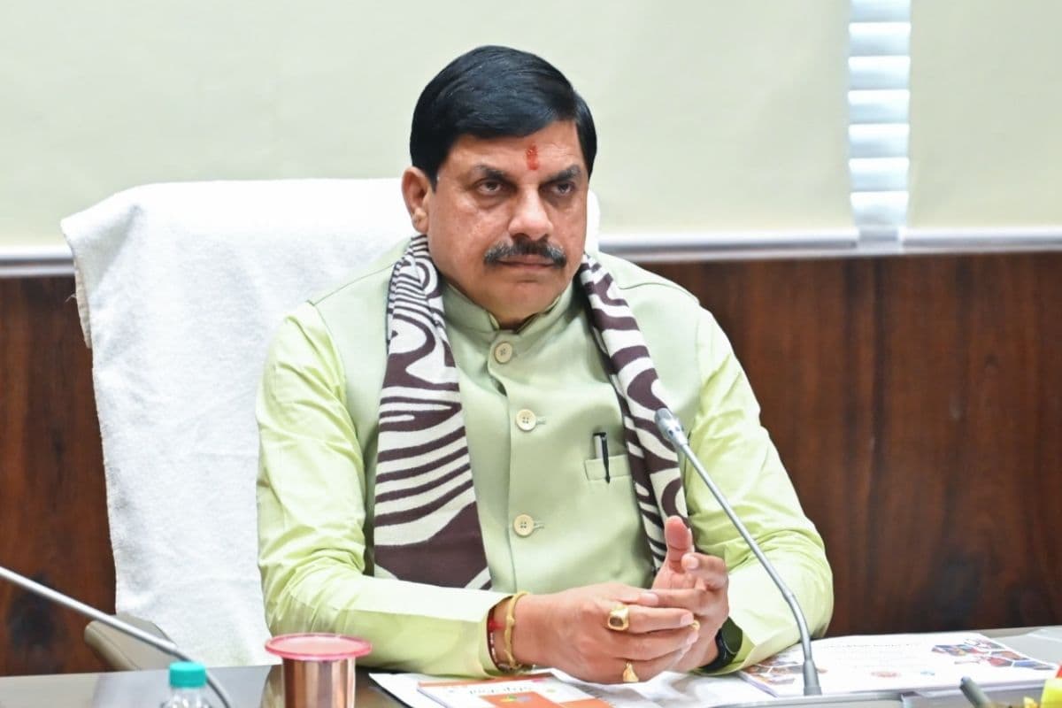 Indore Water Row: लापरवाही बर्दाश्त नहीं करेगी सरकार, दूषित पानी मामले एक और बड़ा एक्शन, निगम के अपर आयुक्त तत्काल प्रभाव से निलंबित