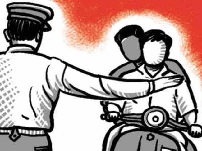 Cash Seizure in MP: पुलिस की रूटीन चेकिंग ने खोला नए कांड का पोल, गाड़ी की तलाशी में पकड़ी गई ऐसी चीज, अधिकारी भी रह गए दंग