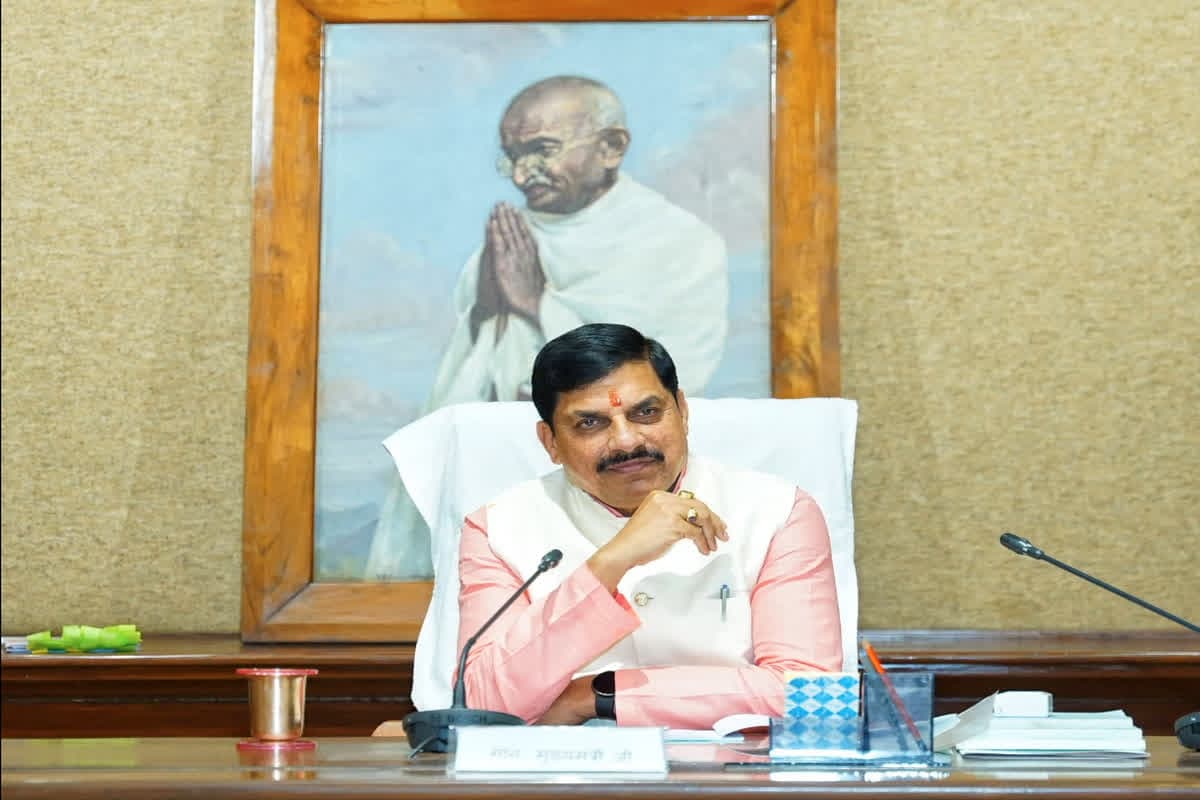 MP News: मध्यप्रदेश में सुशासन का नया आयाम, देश में पहली बार ऑनलाइन पारदर्शी पद्धति से सरकारी नियुक्ति, सीएम डॉ. मोहन बोले- आंगनवाड़ी में यशोदा मैया के संस्कारों की तरह दी जाए शिक्षा