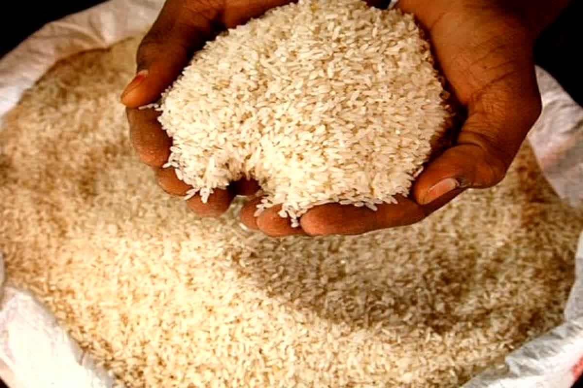 CG PDS Rice Ghotala: छत्तीसगढ़ के इस जिले में सरकारी चावल के साथ हो रहा था बड़ा खेला! फिर जो हुआ, पूरा मामला जानकर रह जाएंगे दंग…