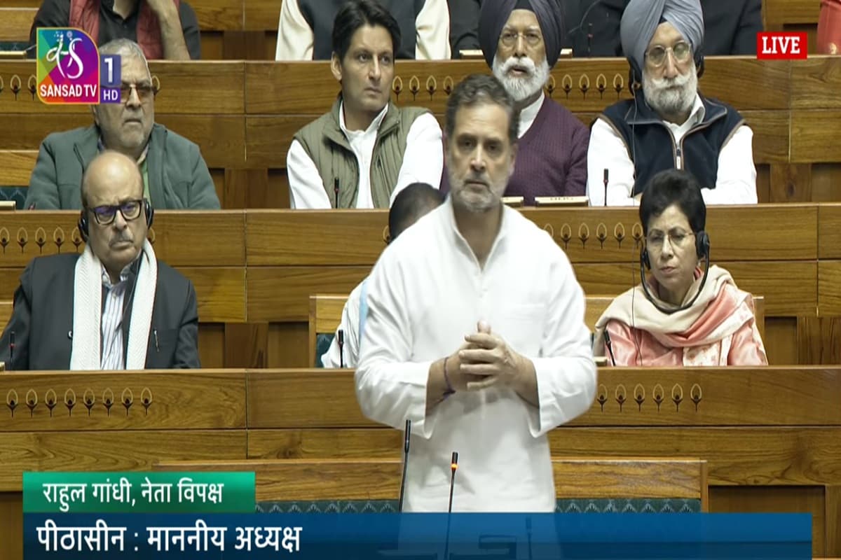 Rahul Gandhi In Parliament: राहुल गांधी ने मोदी सरकार पर इस नियम को बदलने का लगाया आरोप, कहा- चुनाव आयोग और सरकार के बीच सांठगांठ
