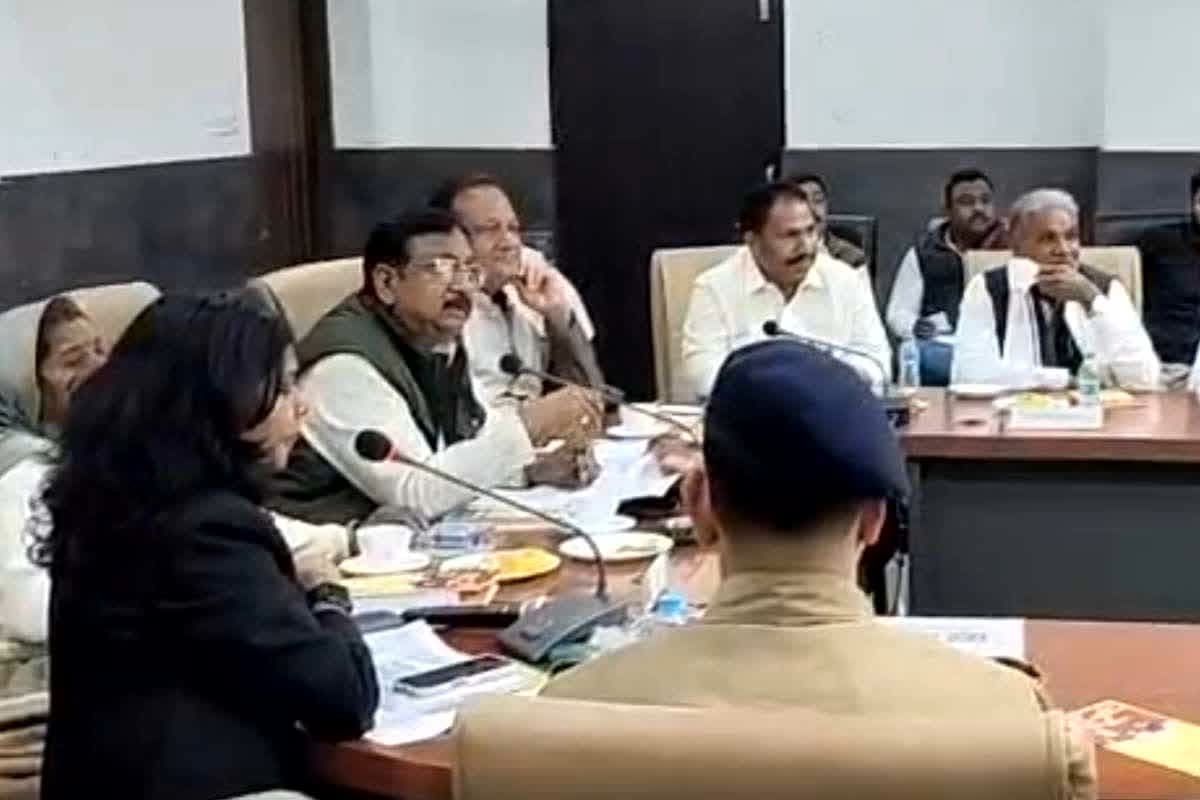 Minister Vijay Shah Controversy: ‘सीएम का सम्मान नहीं करेंगे तो कराएंगे लाडली बहनों की जांच’ फिर सुर्खियों में आए मंत्री विजय शाह, विवादित बयानों से है पुराना नाता