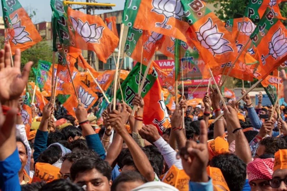 Maharashtra local body election results: महाराष्ट्र निकाय चुनाव में भाजपा गठबंधन की बड़ी जीत, महाविकास आघाडी का शर्मनाक प्रदर्शन