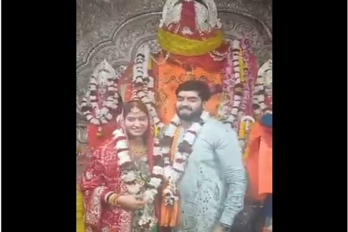 Indore News: खजराना मंदिर के गर्भ गृह में बेटे ने पहनाई वरमाला, वीडियो वायरल होने पर BJP विधायक ने सफाई में कही ये बात