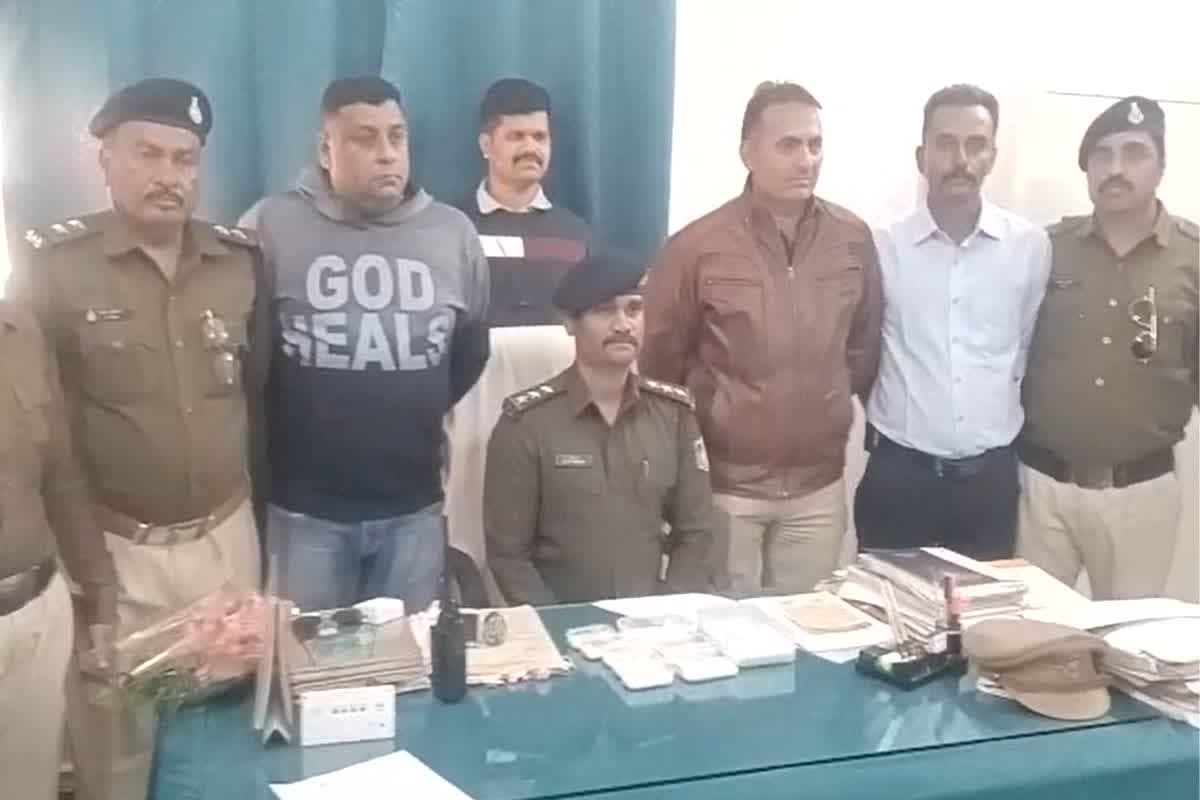 Chhindwara News: महाराष्ट्र से छिंदवाड़ा तक फैला था जाल! महिला सदस्य के साथ मिलकर ऐसे बनाते थे सूने घरों को निशाना, पुलिस की इस प्लानिंग से उड़े चोरों के होश