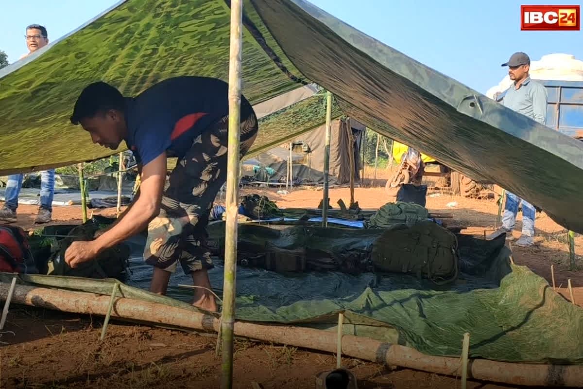 Dantewada News: बस्तर में नक्सलियों के सबसे बड़े मांद में पहुंचे हथियारबंद जवान, स्थापित किया कैंप.. जानें क्या है सुरक्षाबलों का अगला प्लान