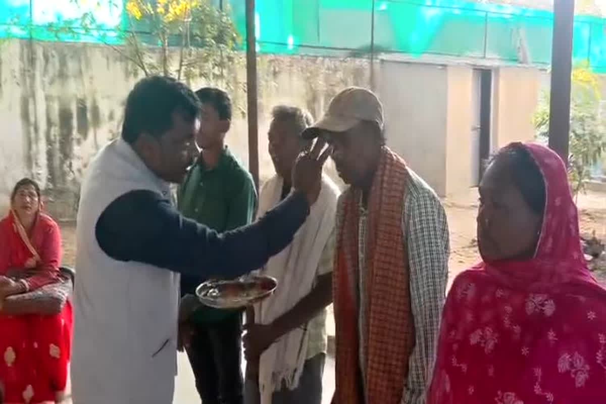 Kanker News: प्रदेश के इस जिले में हिंसा के बाद ग्रामीणों ने लिया ये फैसला! 3 परिवारों ने छोड़ा ये धर्म