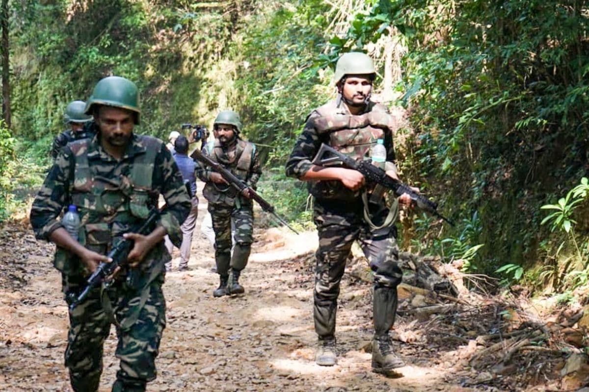 Naxali Encounter News: ओडिशा के जंगलों में सुरक्षाबलों का बड़ा ऑपरेशन, चाकापाड़ इलाके में नक्सलियों से मुठभेड़, कई ढेर!