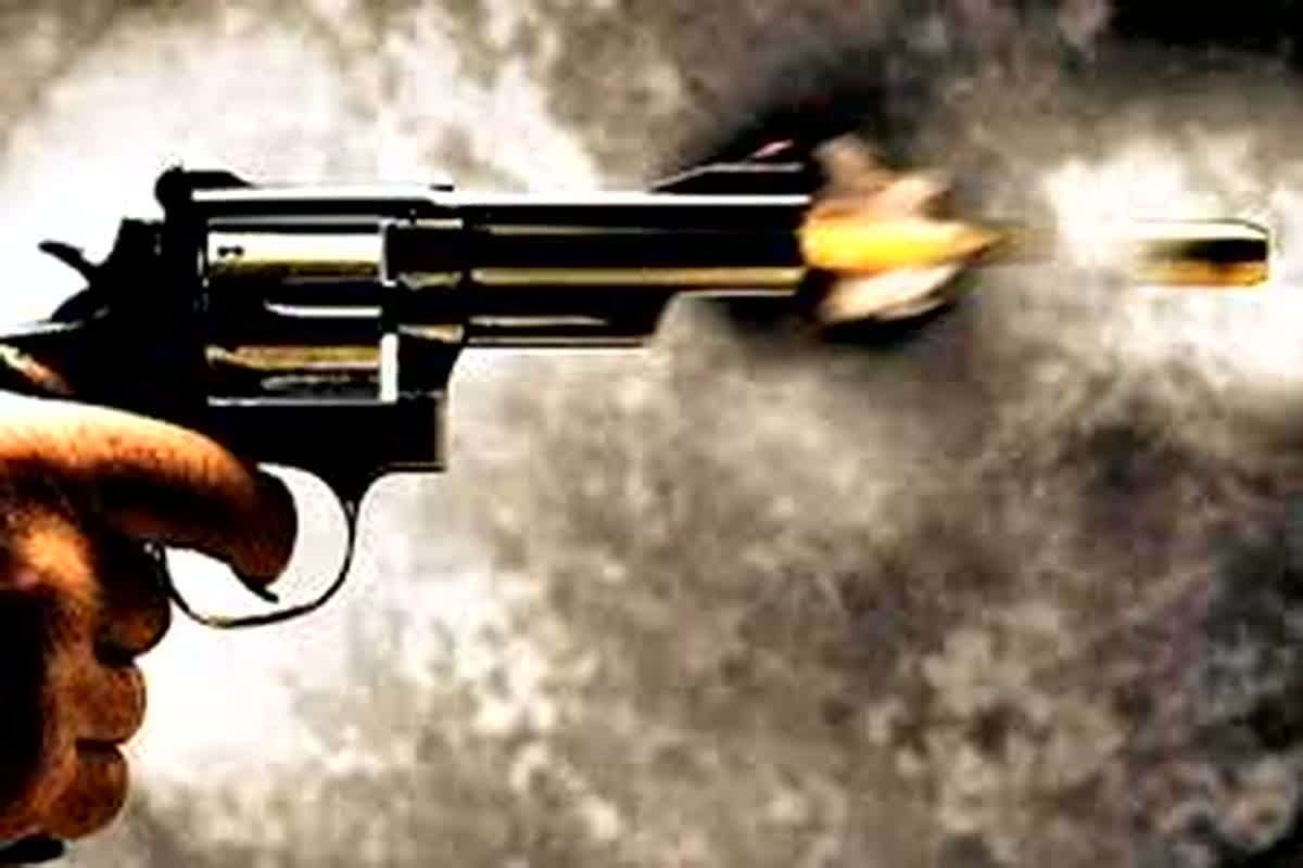 UP Crime News: दूसरी जगह तय हुई प्रेमिका की शादी, बौखलाए प्रेमी ने उठाया खौफनाक कदम, लड़की के घर में घुसकर कर दिया ऐसा काम