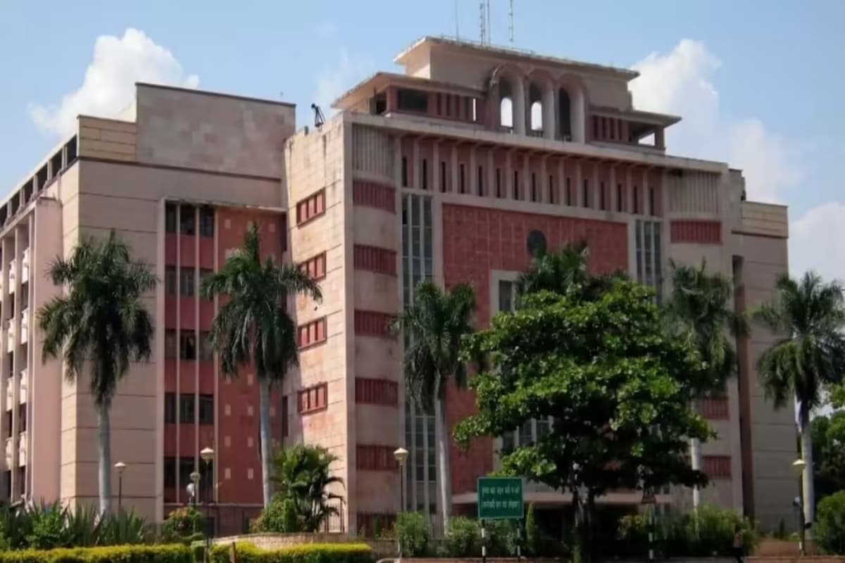 MP IFS Transfer: वन विभाग में बंपर तबादले, कई जिलों के DFO बदले गए, एक साथ 28 अफसर इधर से उधर