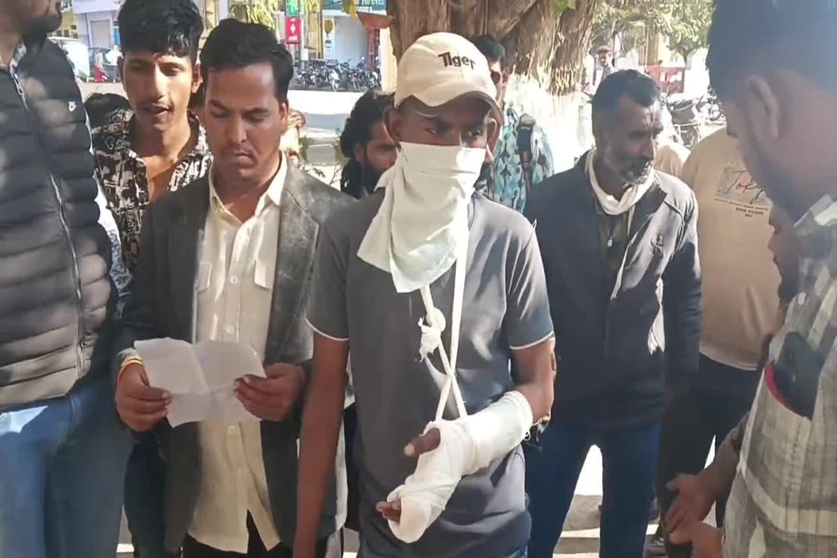 Minor paraded without cloth: नाबालिग को निर्वस्त्र कर बाजार में घुमाया, प्रेमी-प्रेमिका ने मंदिर में की थी शादी, वीडियो वायरल होने पर चार आरोपी गिरफ्तार