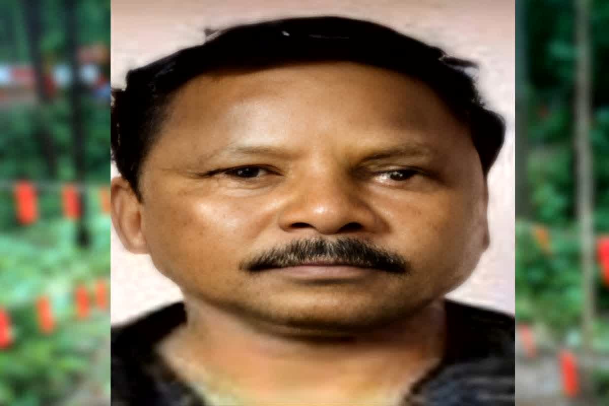 Barse Deva Surrender: लाल आतंक को सबसे बड़ा झटका, नक्सली कमांडर बारसे देवा ने किया सरेंडर, पुलिस जल्द कर सकती है सरेंडर की घोषणा