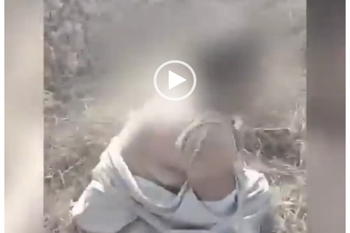 woman police officer video viral, image source: ibc24