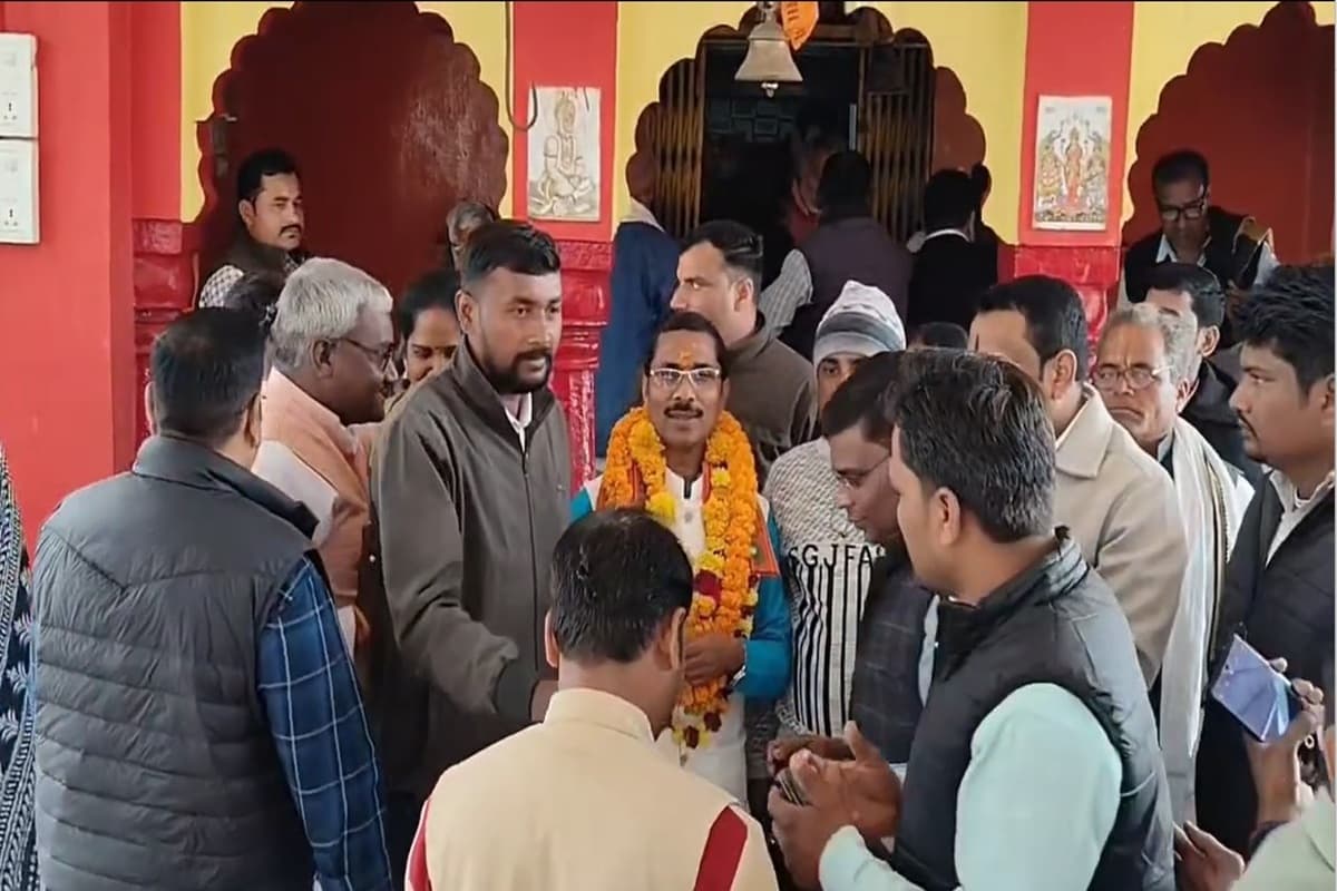 MLA Narendra Prajapati: भाजपा विधायक के जन्मोत्सव कार्यक्रम में हंगामा, दो युवकों ने की विधायक से गाली-गलौज, वीडियो वायरल