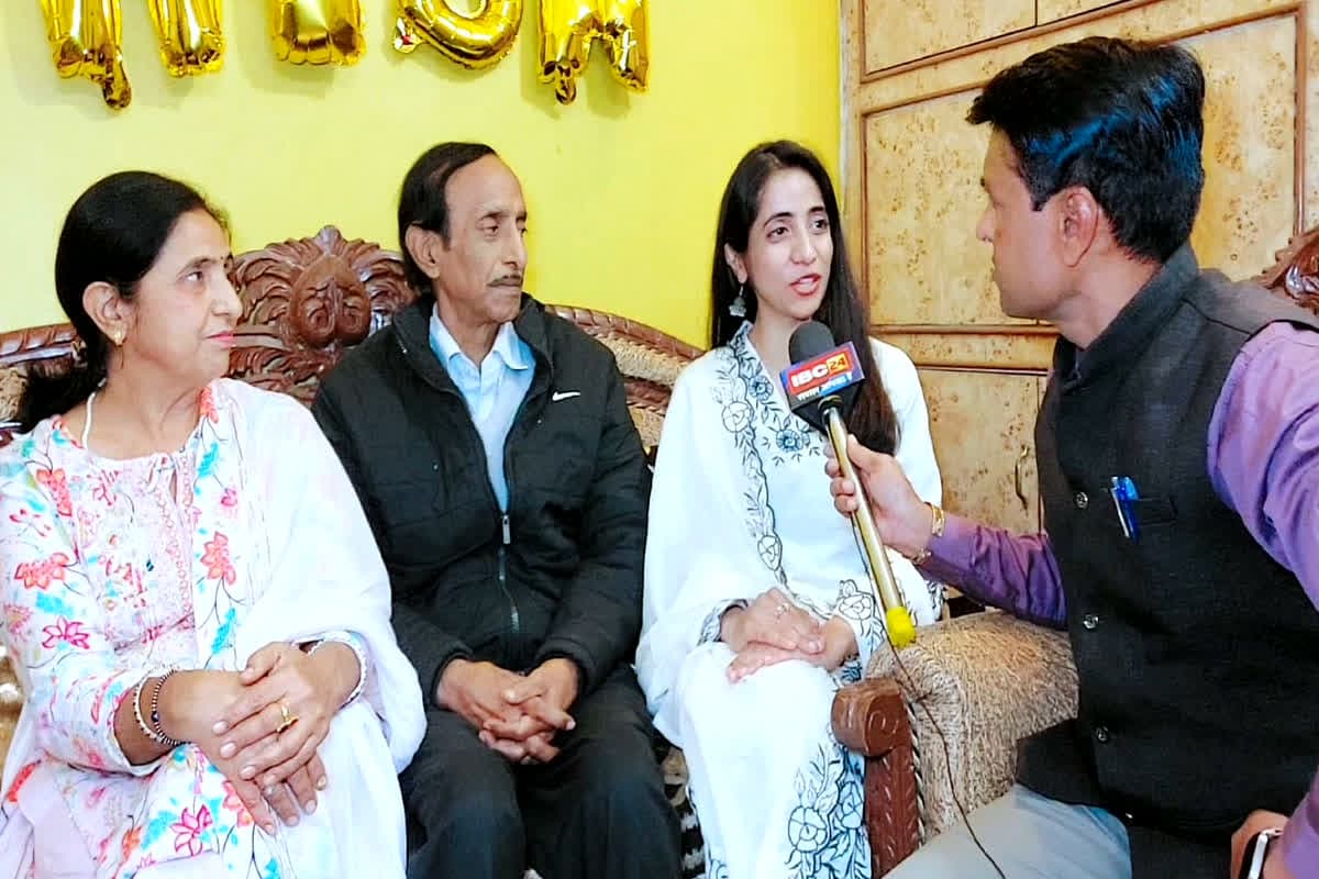 Civil Judge Result : इंटरनेट पर छाई गुना की मुस्कान! सिविल जज बनने के बाद ही क्यों डाली अपनी पहली रील? 41वीं रैंक के साथ किया अपने बचपन का सपना पूरा