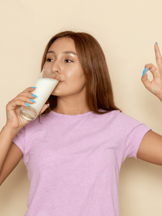 Warm Milk Benefits: जिम करने वालों और कमजोर हड्डियों वालों के लिए वरदान! रात को दूध पीने के ये बड़े फायदे जानिए