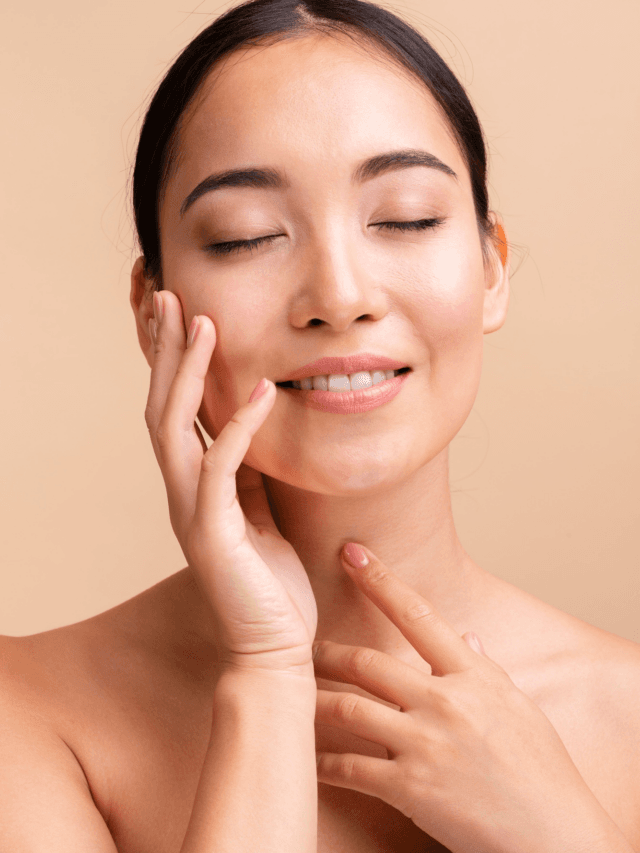 Glowing Skin Tips: सुबह-सुबह आइना देखकर अगर दिखती है थकी त्वचा, तो ये 5 आसान टिप्स बदल देंगे आपका चेहरा!