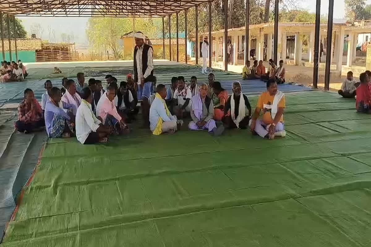 Kanker Ghar Wapsi : धर्मांतरण के खिलाफ जारी मुहिम का बड़ा असर, इस गाँव के 200 लोगों ने ईसाई धर्म त्याग कर दोबारा अपनाया सनातन, हिंदू रीति-रिवाज से की घर वापसी