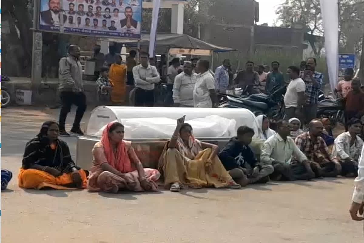 Janjgir Girlfriend Murder News: जांजगीर में युवती की अर्धनग्न लाश पर बड़ा खुलासा, प्रेमी ने इस तरह की थी हत्या, परिजनों ने शव रखकर किया चक्काजाम