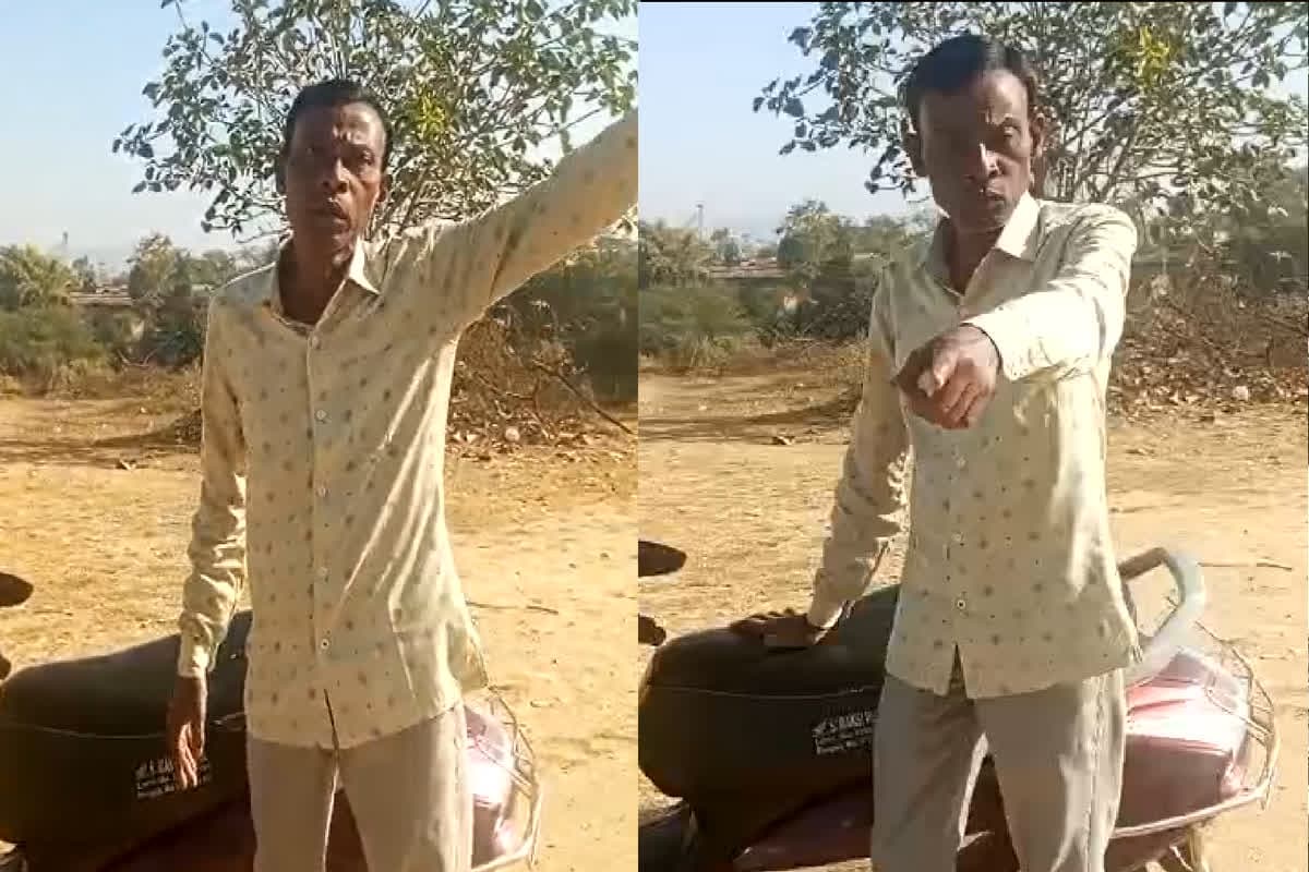 drunk teacher viral video: शराबी शिक्षक पर गिरी गाज, नशे की हालत में पहुंचा था स्कूल, वीडियो वायरल होने के बाद DEO ने की कार्रवाई