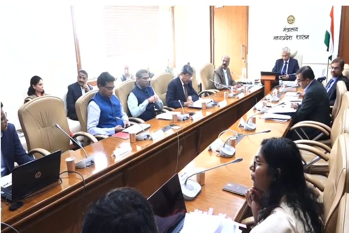 Collector-Commissioner Conference: कई जिलों के कलेक्टरों को कड़ी फटकार, मुख्य सचिव ने अधिकारियों को स्पष्ट शब्दों में दी नसीहत, शिकायत मिली तो….