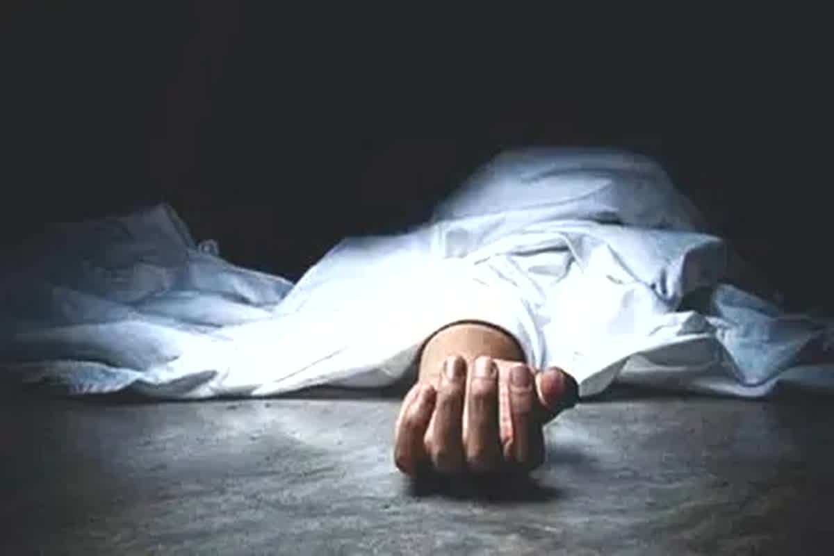 Maharashtra Crime News: घर में अकेली थी अधेड़ चाची, नाबालिग ने दोस्त के साथ मिलकर दिया खौफनाक वारदात को अंजाम, अब चढ़े पुलिस के हत्थे